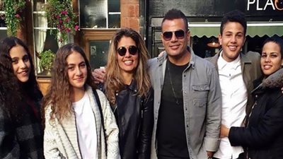 صور.. كيف احتفل أبناء عمرو دياب بعيد ميلاده الـ 60؟