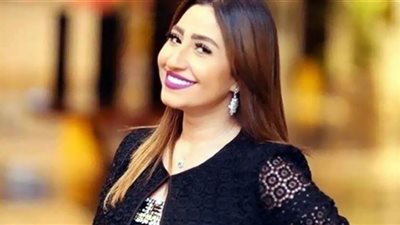 بوسي تحتفل بمشاهدات أغنية 