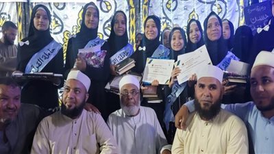 تكريم 18 فتاة من حفظة القرآن الكريم بقرية المراشدة بقنا