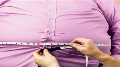 مشروب غير متوقع يحرق دهون الجسم الخطرة أثناء النوم