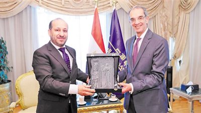 وزير الاتصالات يستقبل نظيره اليمنى لنقل التجربة المصرية فى تنمية قدرات الشباب وتطوير البريد