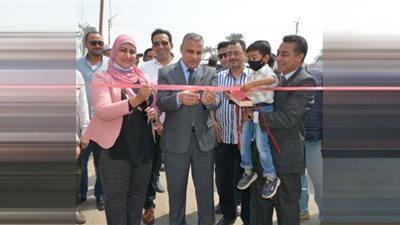 بتكلفة 128 مليون جنيه .. محافظ سوهاج يفتتح ويتفقد عدد من المشروعات الخدمية بطهطا