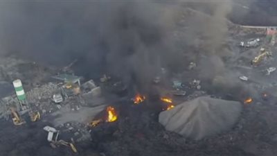 شاهد.. بركان كومبري فييخا يبتلع مصنعا للإسمنت في جزيرة لا بالما