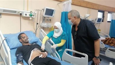 وكيل وزارة الصحة يزور مصابي حريق الجونة.. وساويرس 