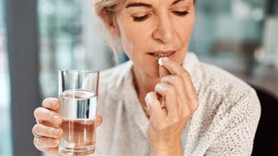 لسبب خطير.. تحذير طبي لكبار السن من تناول الأسبرين