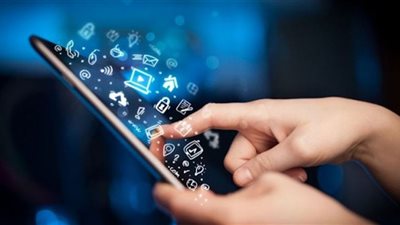 دراسة: خمس دقائق فقط على وسائل التواصل الاجتماعي كفيلة بجعلك تعيسًا