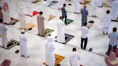 منها الاغتسال والتطيب والسواك.. سنن صلاة الجمعة