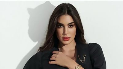 ياسمين صبري تتجاهل حفل زفاف شقيقها وتخطف الأضواء بفستان الفراشة في افتتاح الجونة
