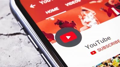 سياسات YouTube تقلل مقاطع الفيديو المضللة على Facebook و Twitter