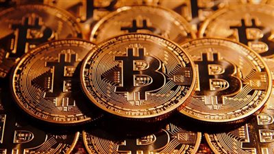 ضبط 3 أشخاص لاتجارهم في العملات الافتراضية 