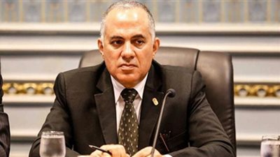وزير الري يتابع موقف مشروعات التأقلم مع التغيرات المناخية