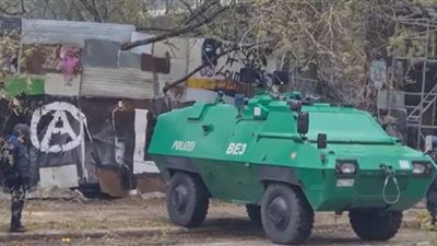 ألمانيا.. احتجاجات عنيفة بعد إجلاء الشرطة العشرات عن مخيم يساري عشوائي