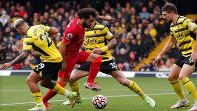 مارتن كيون: صلاح أفضل لاعب بالبريميرليج وجميع المدافعين يخافون منه