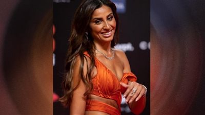 من جديد.. دينا الشربيني تثير الجدل في يومها الثاني بمهرجان الجونة