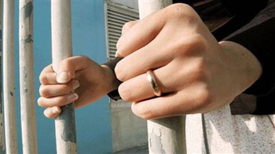 حبس المتهمة بإلقاء طفل السفاح في القمامة بالبدرشين