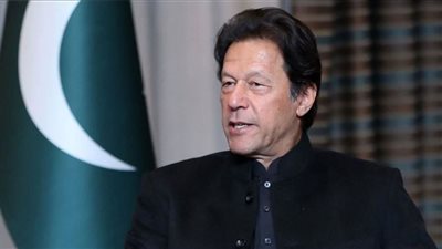 وزير الداخلية الباكستاني: عمران خان باقٍ في منصبه