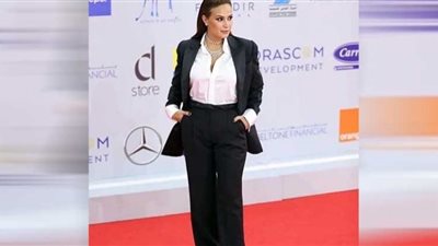 هند صبري تكرر إطلالتها على السجادة الحمراء فى مهرجان الجونة السينمائي (صور)