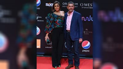 صور.. داليا البحيري وزوجها في عرض فيلم 