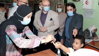 محافظ بني سويف يتفقد فعاليات مبادرة الكشف عن الأنيميا والسمنة وقصر القامة في المدارس