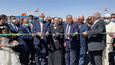 وزير التموين يتفقد الصوب الزراعية ومصنع أعلاف الوطنية بالوادي الجديد