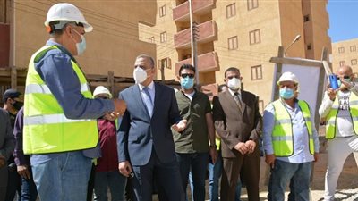 محافظ سوهاج يتفقد المرحلة السادسة للإسكان الاجتماعي