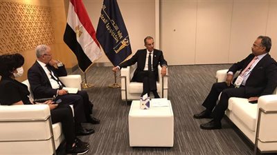 (شاهد) وزير الاتصالات يبحث مع كبرى شركات التعهيد الهندية الاستثمار فى مصر