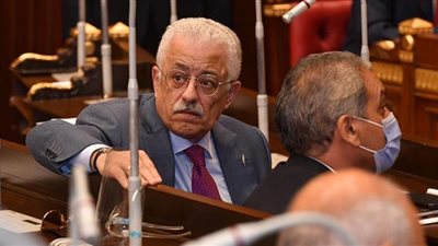 أين مجانية التعليم.. طلبات الإحاطة تخنق طارق شوقي لرفض تسليم الكتب دون دفع المصروفات