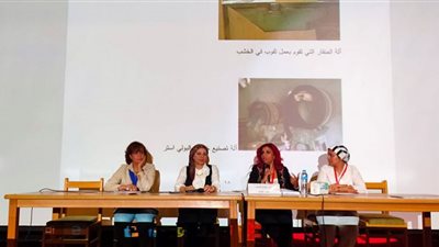 صور...الحرف الفنية التراثية تتصدر طاولة مؤتمر الموروث الفنى والحرفى بشرم الشيخ