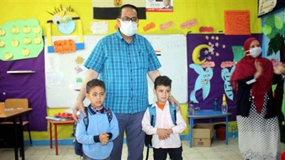 وكيل تعليم الغربية يتابع سير العملية الدراسية بإدارة غرب طنطا