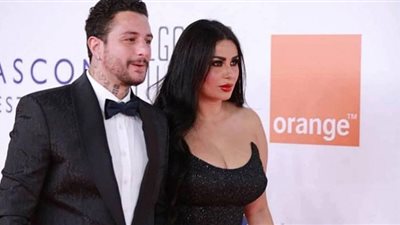 ضمن فعاليات مهرجان الجونة 2021| أحمد الفيشاوي وزوجته في مؤتمر فيلم 