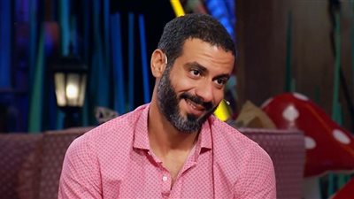محمد فراج: الممثل يعيش حرب نفسية بين شخصيته الحقيقة والتمثيلية