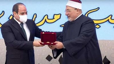 خالد الجندي عن تكريمه من الرئيس السيسي: حينما تحدثت عن الحبيب النبي مسّتني بركته (فيديو)