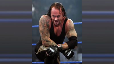 ظهور خاص للمصارع أندرتيكر بحفل افتتاح موسم الرياض