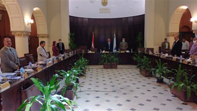 جامعة الإسكندرية تُشكل لجنة لتنظيم قبول الطلاب الوافدين بمرحلة الدراسات العليا