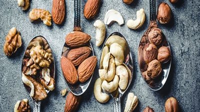 هل هناك علاقة بين المكسرات وسرطان الثدي ؟