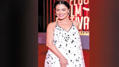 ملابس الفنانات
