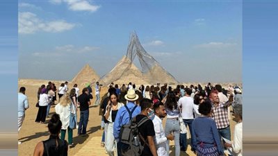 برعاية اورنچ.. معرض آرت دي إيجيبت للفن المعاصر ينطلق على سفح الأهرامات