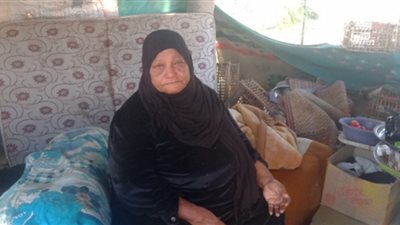 فيديو.. مسنة تسكن الشارع وتستغيث بالرئيس لإنقاذها