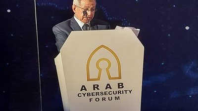 رئيس الأكاديمية العربية يلتقي الأمين العام لمجلس وزراء الداخلية العرب لبحث سبل التعاون المشترك