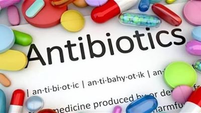 طبيب يكشف عن تأثير خطير لاستخدام المضادات الحيوية