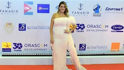 أمينة خليل بصحبة تامر هاشم فى ختام مهرجان الجونة (فيديو)