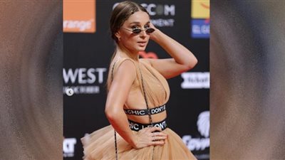 الراقصة أنستازيا تخطف الأنظار في حفل ختام مهرجان الجونة 2021 (صور)