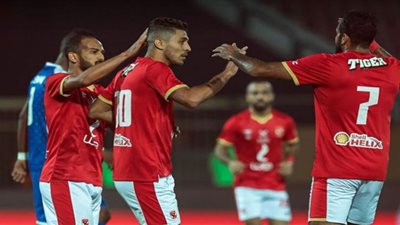 الأهلي يحرز الرابع والخامس في شباك الحرس الوطني