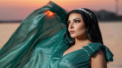 بفستان الافعى.. سمية الخشاب تخطف الأضواء في حفل ختام مهرجان الجونة
