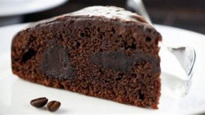 لعشاق الحلوى.. طريقة عمل كيكة القهوة بحشوة الشوكولاتة