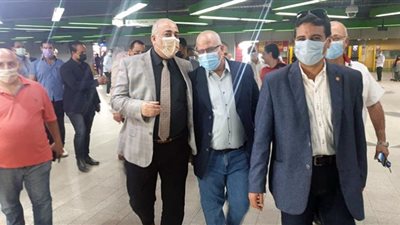 رئيس مترو الأنفاق يشهد حفل تكريم مدير عام تشغيل المحطات بالخط الثالث لبلوغه سن المعاش