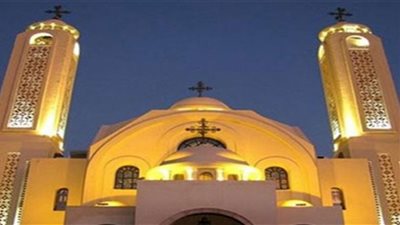 كهنة كنيسة العذراء بالزمالك يترأسون القداس الإلهي وسط إجراءات احترازية