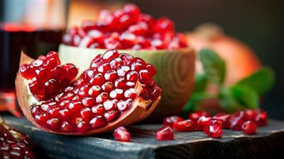 حديد وبوتاسيوم .. فوائد مذهلة لتناول الرمان بانتظام