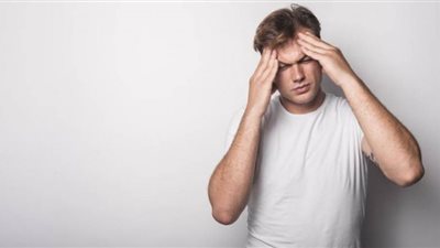 طبيبة تحذر من الصداع الخطير.. ما هي أعراضه