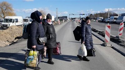 الطقس البارد يعيق حركة اللاجئين الأوكرانيين بالمجر